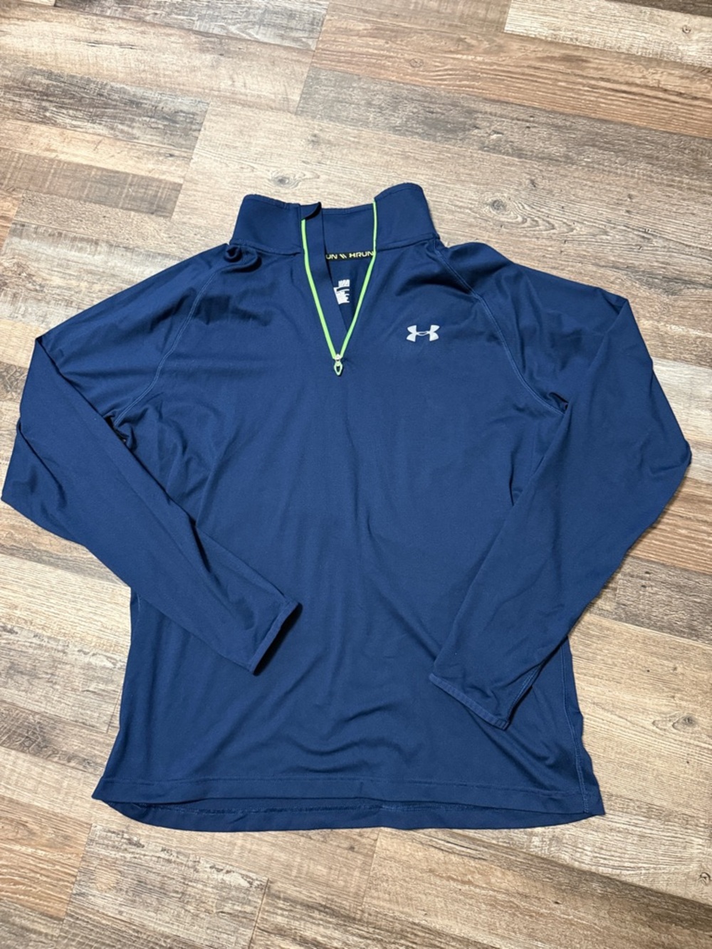Under Armour Run Fitted 1/4 Zip Athletic Pullover in navy men’s large
